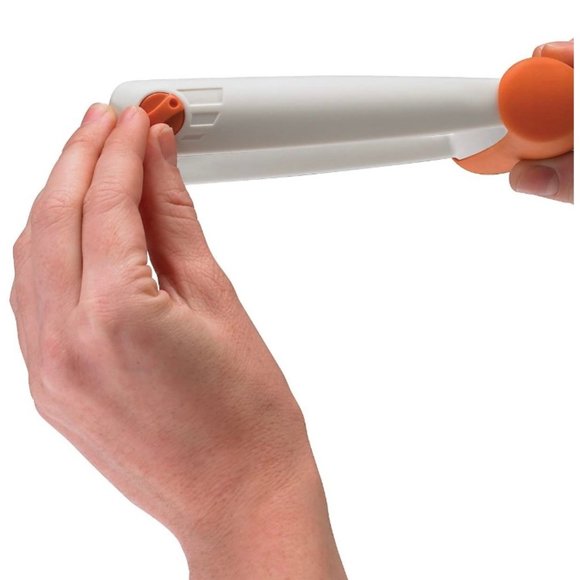 NEW Chef'n Slicester Cheese Slicer (Apricot) - Picture 4 of 6